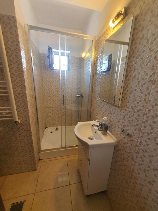 Villa Accommodation Bucureşti Ngoại thất bức ảnh