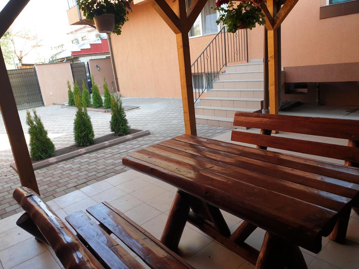 Villa Accommodation Bucureşti Ngoại thất bức ảnh